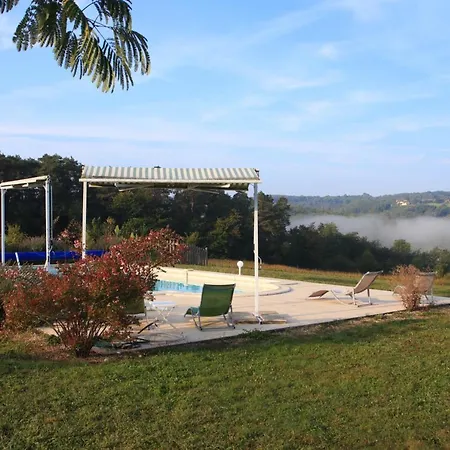 Les Tours De Bombel Bed and Breakfast 3*