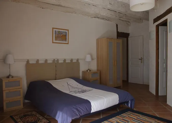 Les Tours De Bombel 3* Saint-Amand-de-Coly