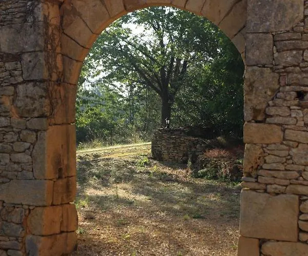 Couette-café Les Tours De Bombel 3*