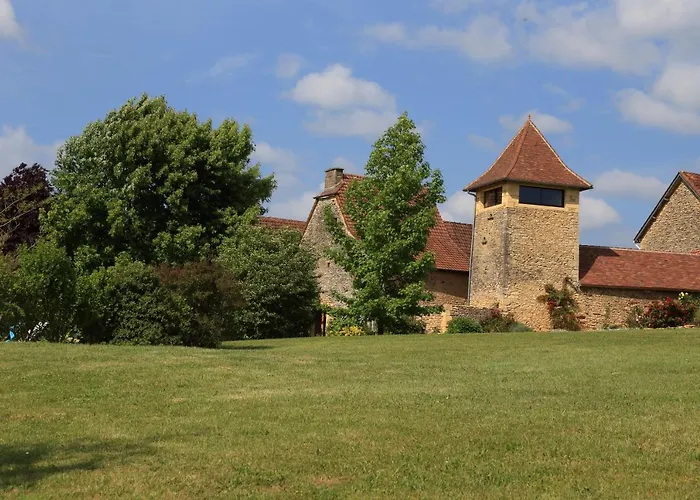 Les Tours De Bombel Saint-Amand-de-Coly